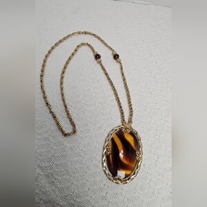 Elegant Vintage Gold-Tone & Tiger's Eye Style Cabochon Necklace